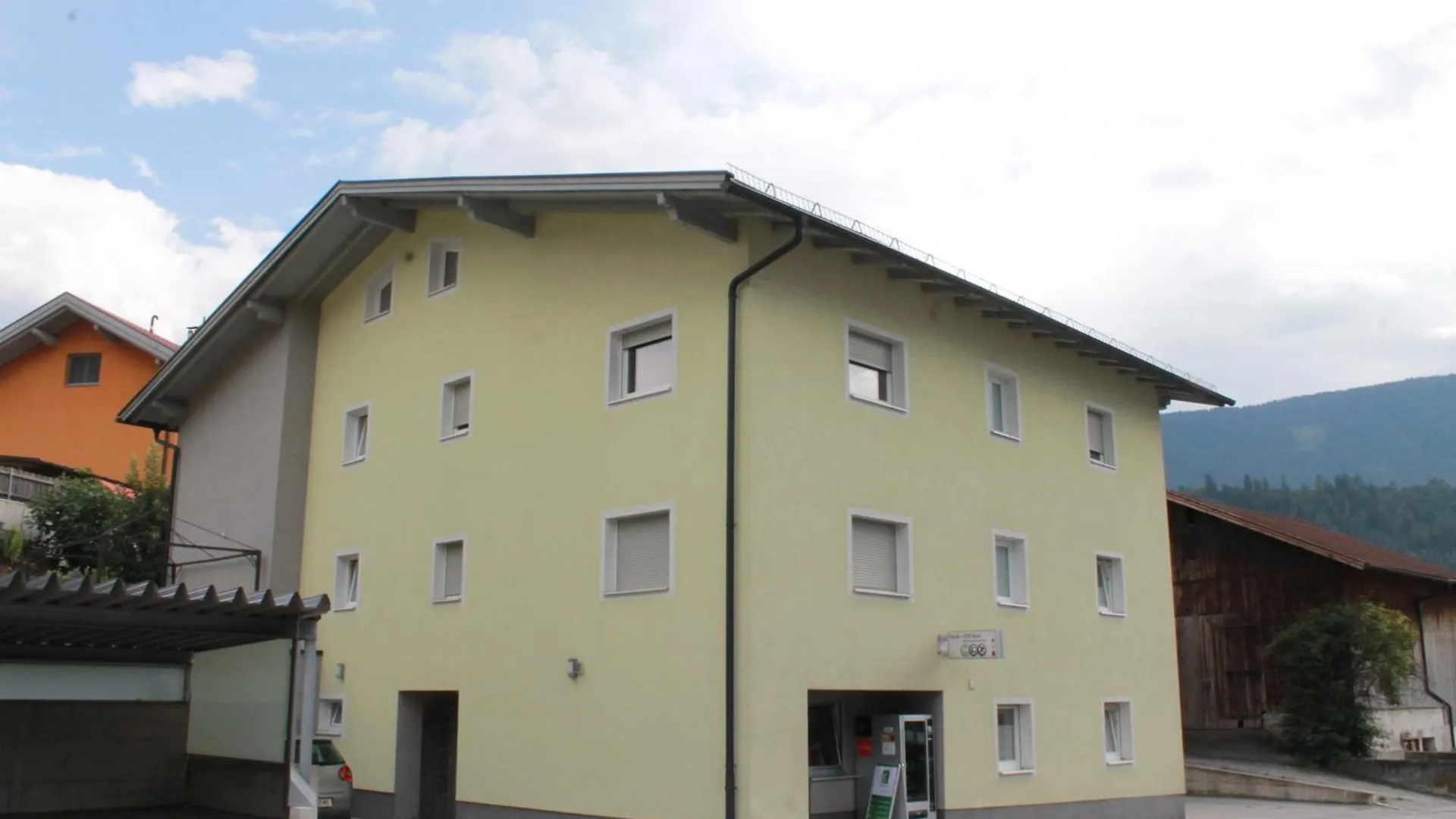 Luxurioeses Und Modernes Apartment Zum Wohlfuehlen Zirl Oostenrijk